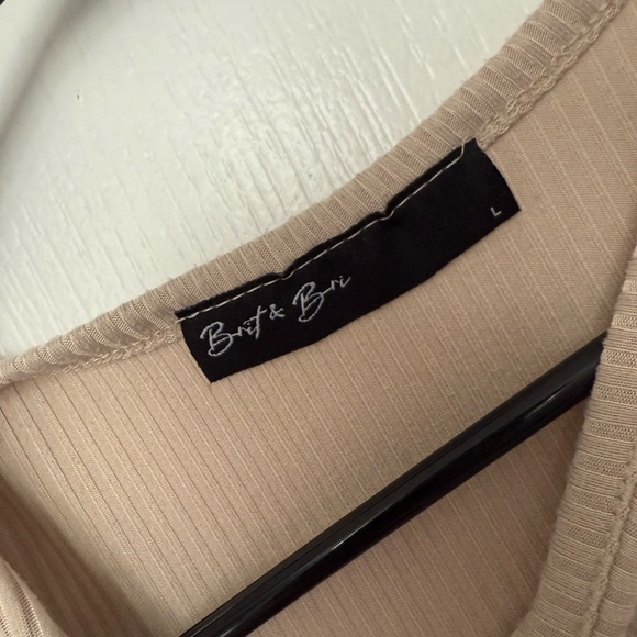 Beige Sleeveless Ribbed Top - Picture 4 of 4